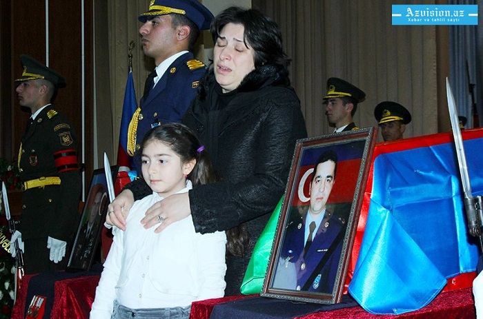Şəhid pilot “Azərbaycan Bayrağı”na layiq görüldü 